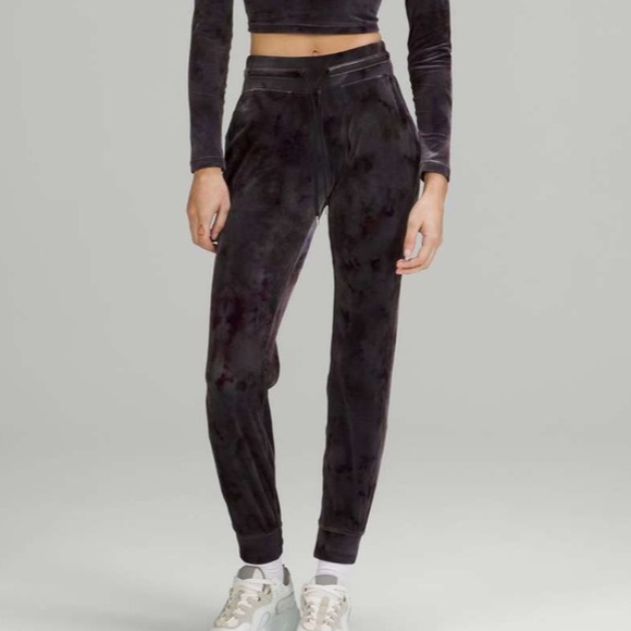 LULULEMON Velour Joggers sz 8 - Picture 1 of 8